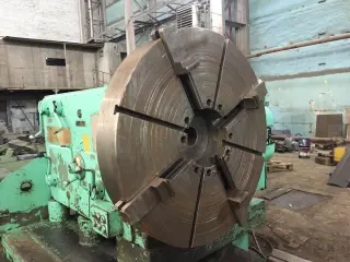 Токарный станок 165-8 РМЦ8000