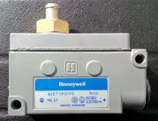 BZE7-2RQ-PG Honeywell Концевой выключатель 15 Ампер