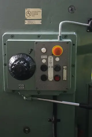 Станок вертикально-фрезерный ВМ-127