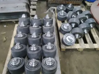 Ролик опорный ТК-15 ДРО-604 1060413000