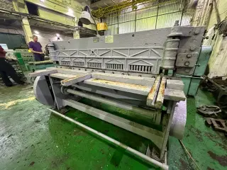 Н-473 Гильотинные ножницы 2,5×1600 мм