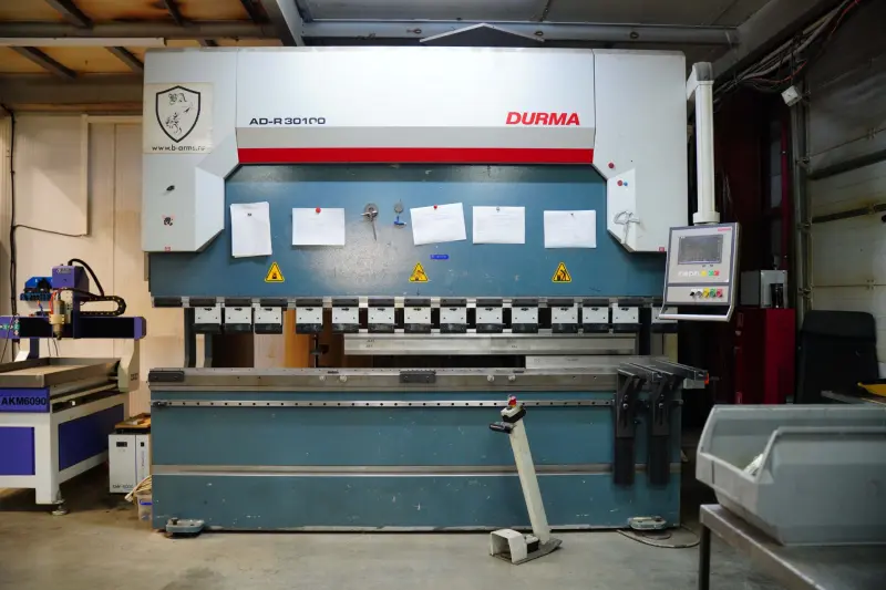 Durma AD-R 30100 с чпу DT-10 Пресс листогибочный г