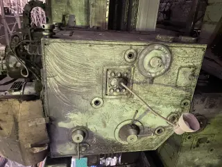Продаю продольно-фрезерный станок 6620