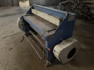 Гильотина электрическая Q11 3x1300 ACL