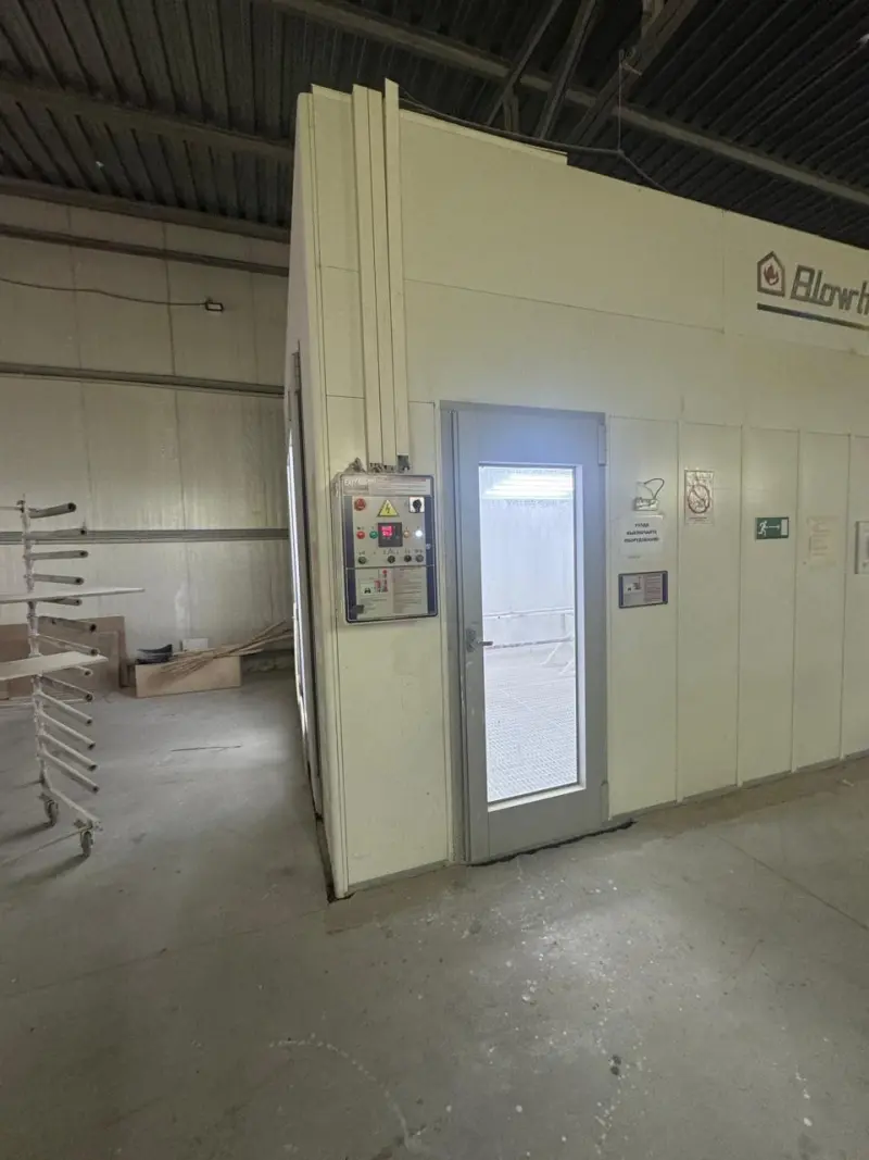 BLOWTHERM WORLD 7000 окрасочно-сушильная камера