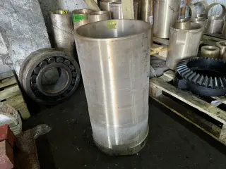 Втулка Цилиндрическая КСД-900 СМД-120 484420100200