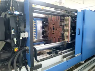 Термопластавтомат FCS SD-600MSV
