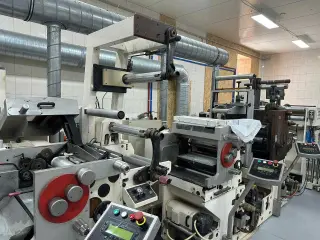 Флексографическая печатная машина NILPETER FA4200