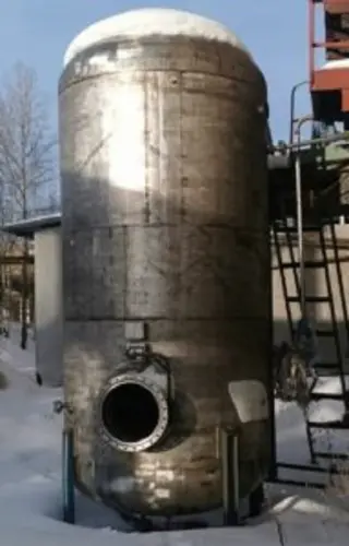 Емкость нержавеющая, объем -13 куб.м., вертикальная, толстостенная