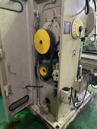 Вертикальный фрезерный станок Heckert FSS 400 v2 (аналог 6т13)