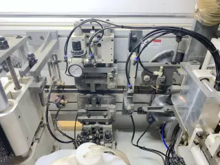 Кромкооблицовочный станок KDT KE-665JHS
