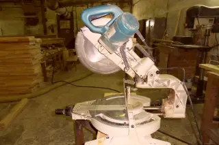 Пила торцовочная MAKITA LS1214