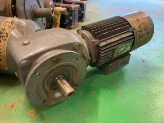 Мотор-редуктор Sew-eurodrive SF40 DT80K6BM