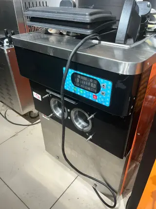 Фризер для мягкого мороженого YKF-826T