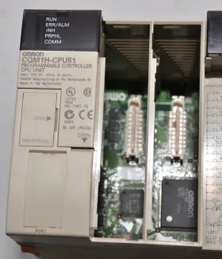 Контроллер OMRON CQM1-CPU51 и модули, память, блоки питания к нему, CP1L-M60DR-A, реле Moeller Eaton DILER-31,DILER-22-G,DILEM-01-G,PKZM0-4