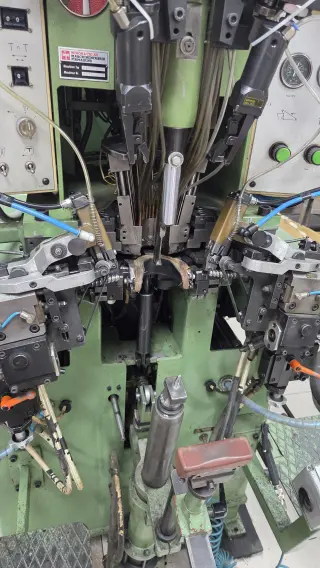 Затяжная машина для обуви Schon 640 ТТ