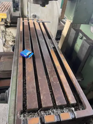 Фрезерный станок FGH32 по металлу