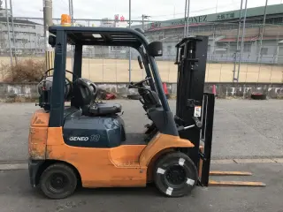Вилочный погрузчик Toyota 02-7FG18, на автомате