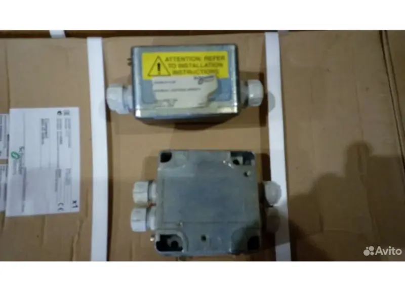 Грозоразрядник modbus plus 490NAC-721-00 Schneider