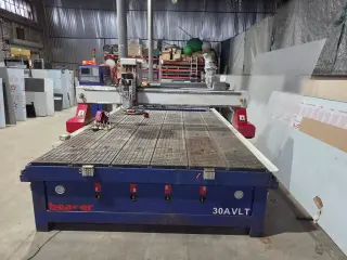 Фрезерный станок с чпу Beaver 3021AVLT8