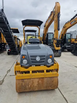 Koмбиниpoванный дорожный каток SАNY SZR50С-8