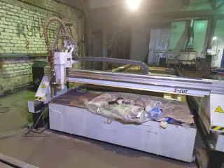 Машину газо-плазменной резки S-Cut