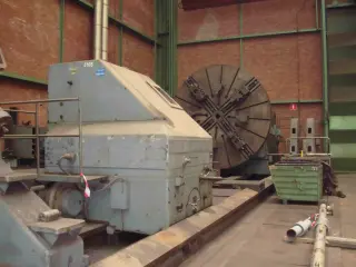 Тяжелый токарный станок CRAVEN 4100х12000 мм