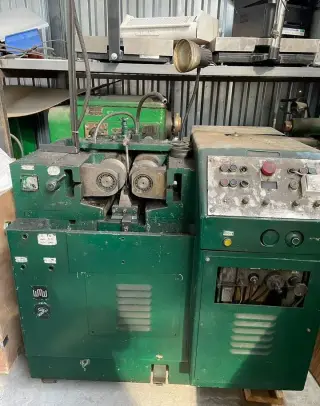 UPW-12,5 резьбонакатной автомат