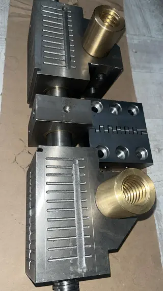 Тиски станочные резьбонарезного станка 5993-5А993