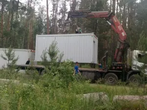 Выполняем перевозку строительных вагончиков массой до 20 тонн в Москве и Московской области