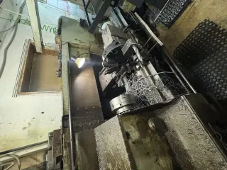 Токарный с ЧПУ