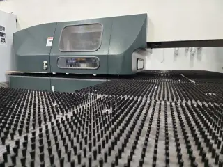 Координатно-пробивной пресс ACCURMAX E3000