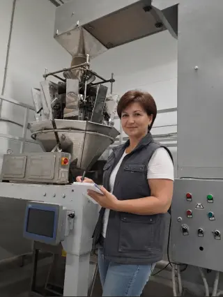 Вертикально упаковочная машина для сыпучих продуктов BF-430