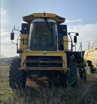 Зерноуборочный комбайн New Holland CS660