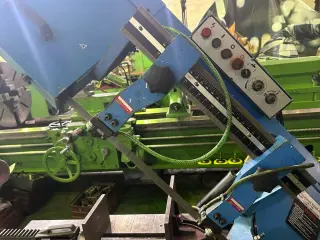 Ленточнопильный станок UE 250A