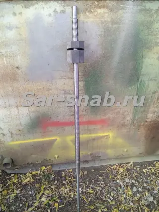Винт поперечной подачи с гайками для станков