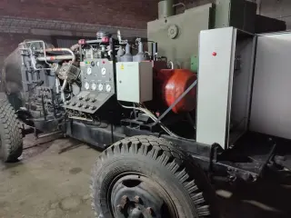 УКС 400 компрессор высокого давления на шасси 2-ПН-4М