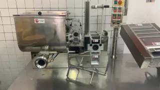 Итальянскую автоматическую машину для производства макарон PASTATION