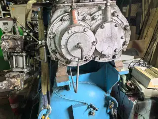 Винтовая компрессорная установка 6вв-25/9У2 разбор