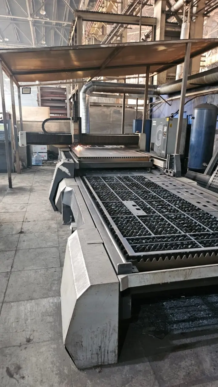 Установка лазерной резки листовых металлов UNIMACH LaserCut FO3015-2.0PRF-ML