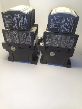 Контактор DIL00AM + 04DIL 20A катушка 230VAC Moeller