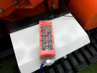 Измельчитель древесины DH-100 на гусеничном ходу