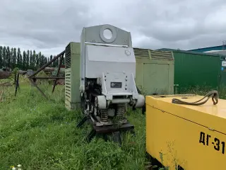 Вибропогружатель В402
