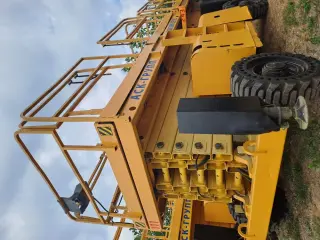Ножничный дизельный подъёмник Haulotte H18 SX