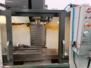 Вертикальный обрабатывающий центр с ЧПУ HAAS VF-2SS