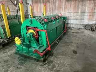 Канатовьющая машина