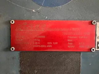 Станок для нанесения бутила