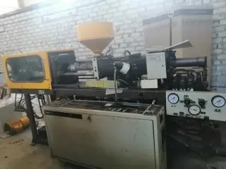 KuASY 105/32 105/32 термопластавтомат