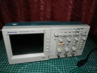 Осциллограф Tektronix TDS2012В