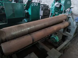 Листогибочная машина (вальцы) И2220 катают 10 мм при ширине 2000 мм